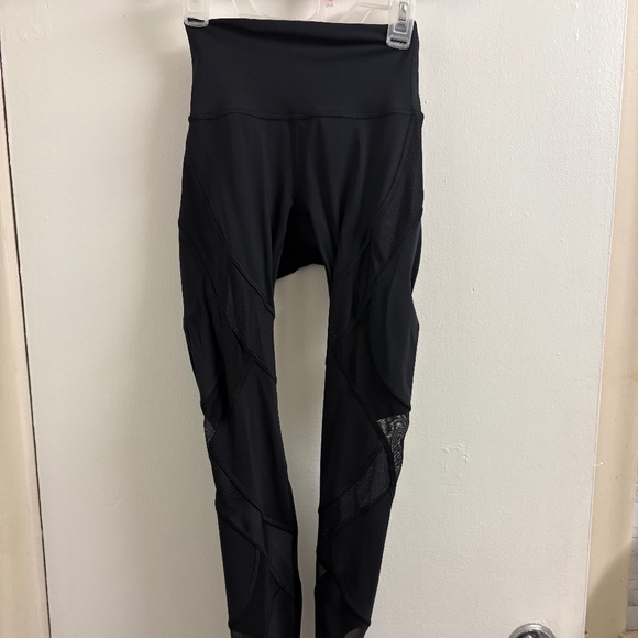 Lululemon mesh leggings - Picture 1 of 3